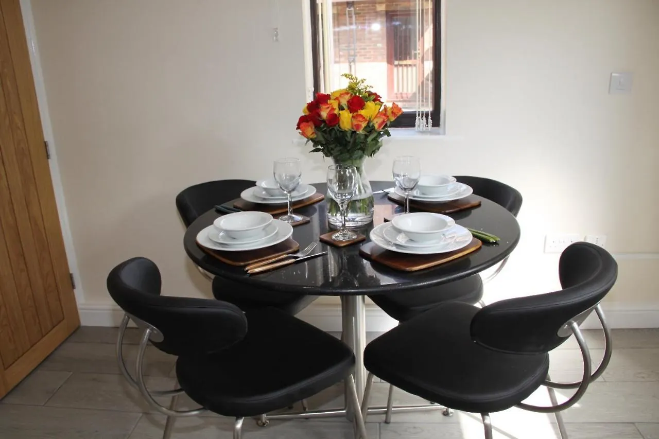 City Centre Town House With Riverside Views And Free Parking 1Bak Йорк 0*,